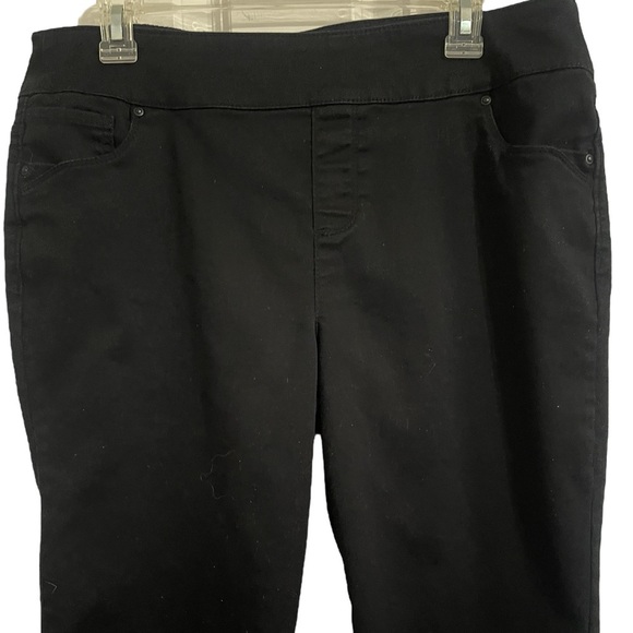 Intro. Love The Fit Stretch Black Capri Pants Size 12 - Picture 13 of 14